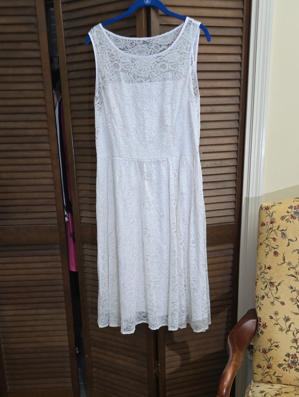 R&M Richards White Lace Sleeveless Midi Dress